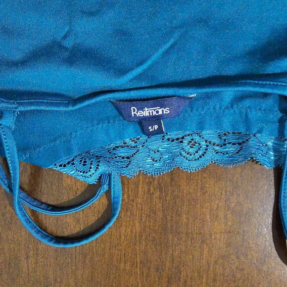 Reitman slip blue in color Size small Pattern at top and bottom of slip - Picture 3 of 5